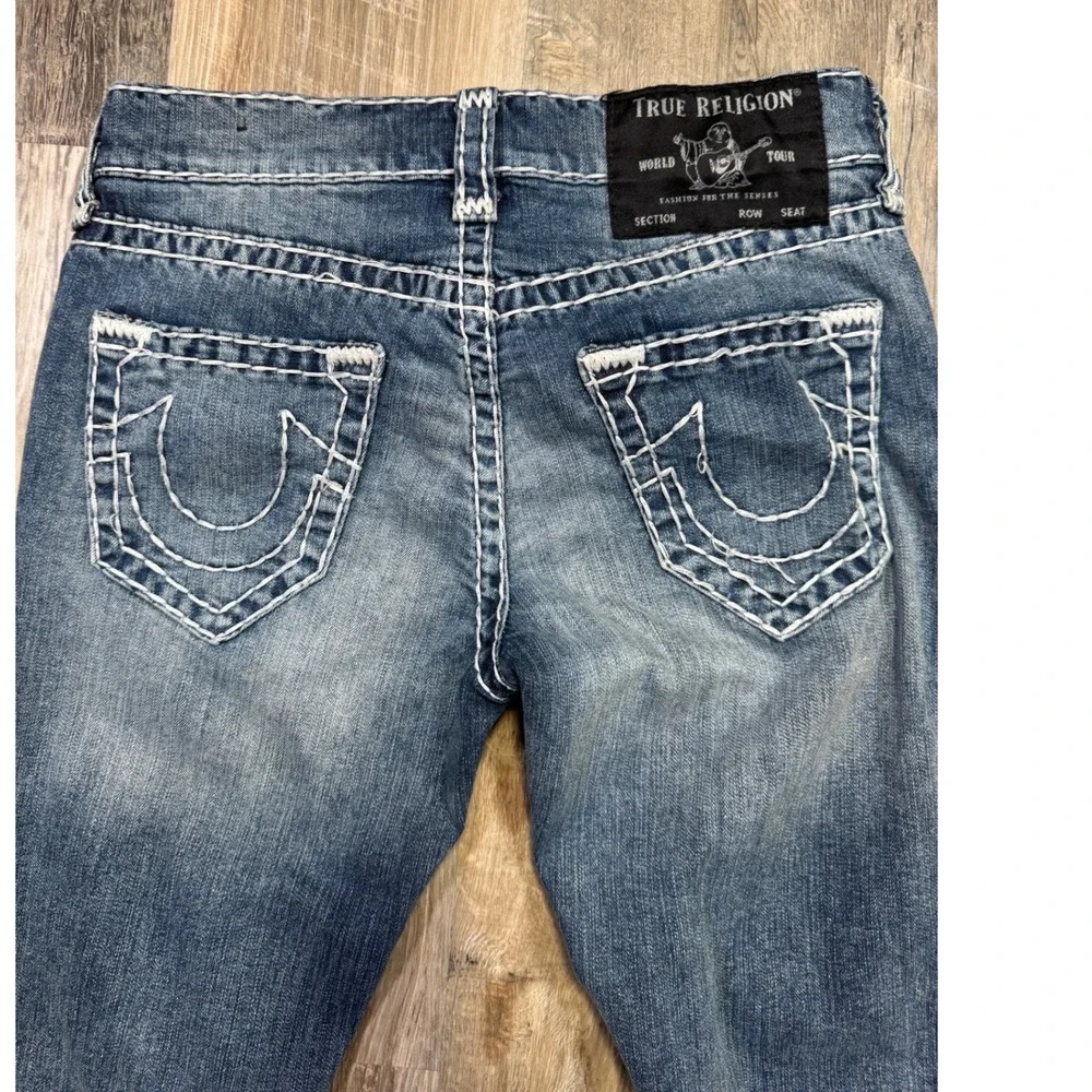True Religion Jeans Ricky Mens 28x32 Medium Wash Relaxed Straight White T Stitch